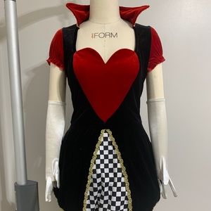 Queen of heart Halloween costume.